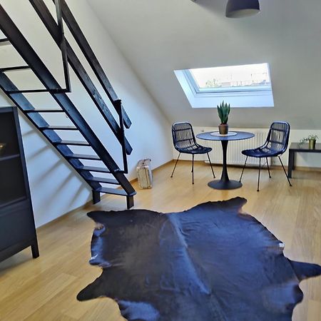B&B Leopold & Appartementen Синт-Трёйден Экстерьер фото