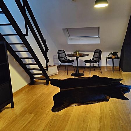 B&B Leopold & Appartementen Синт-Трёйден Экстерьер фото