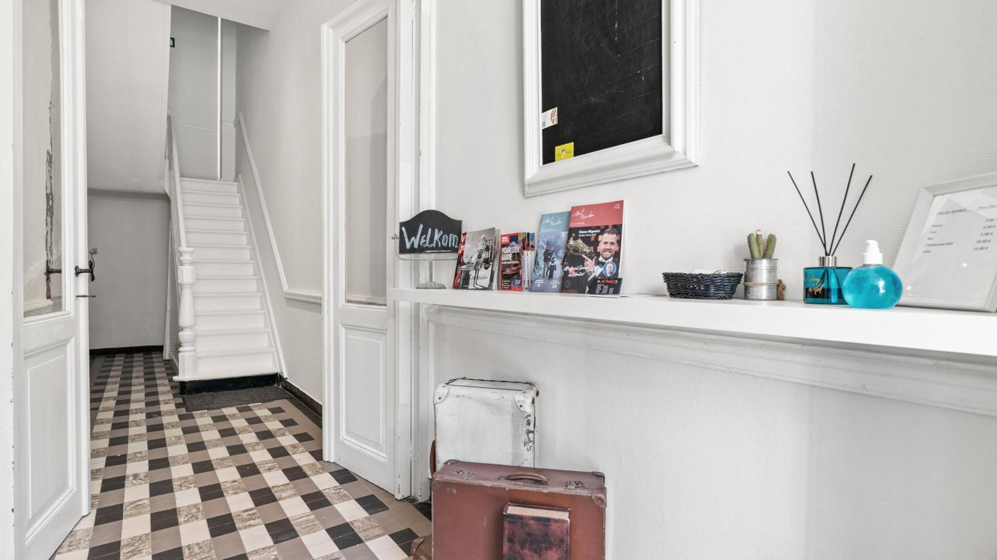 B&B Leopold & Appartementen Синт-Трёйден Экстерьер фото
