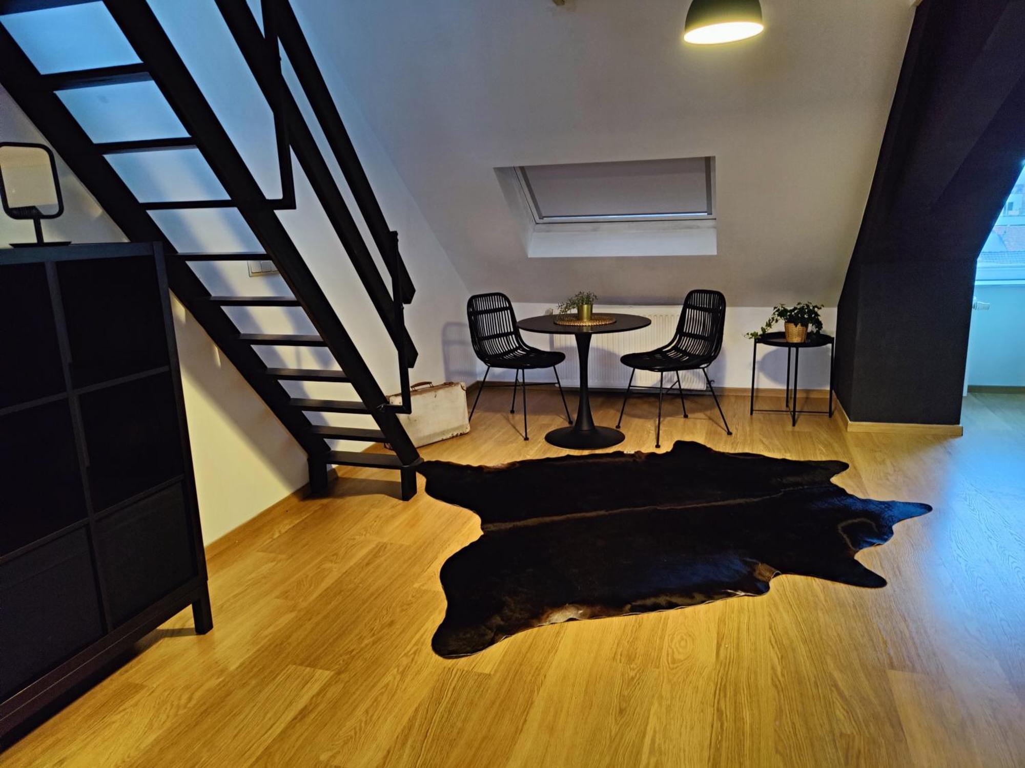 B&B Leopold & Appartementen Синт-Трёйден Экстерьер фото